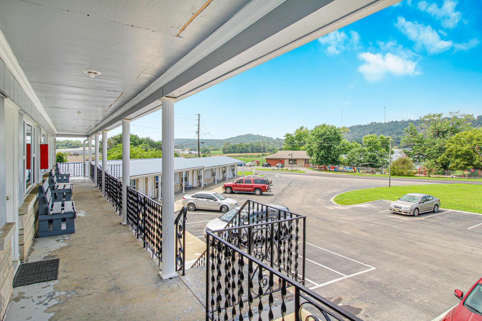 Horse Cave Motel Exterior photo